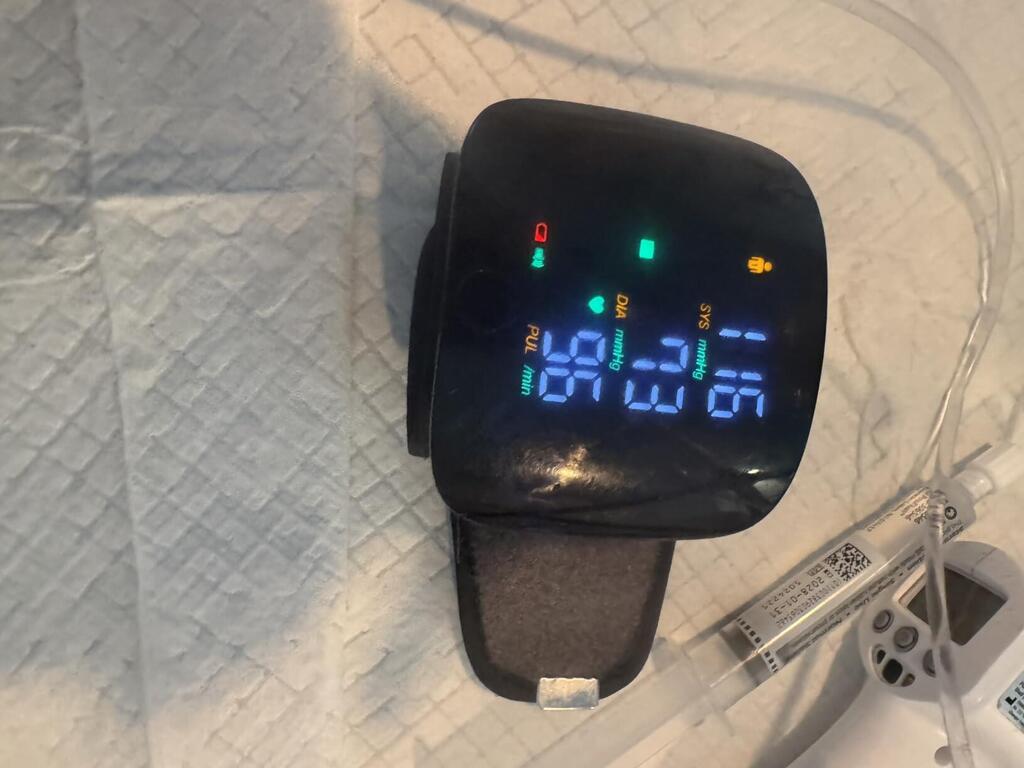 PulsKlar™ Digitales Handgelenk-Blutdruckmessgerät