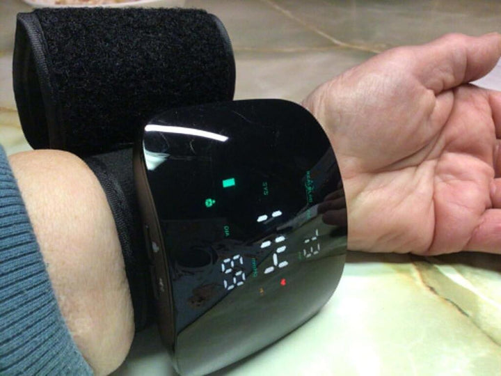 PulsKlar™ Digitales Handgelenk-Blutdruckmessgerät
