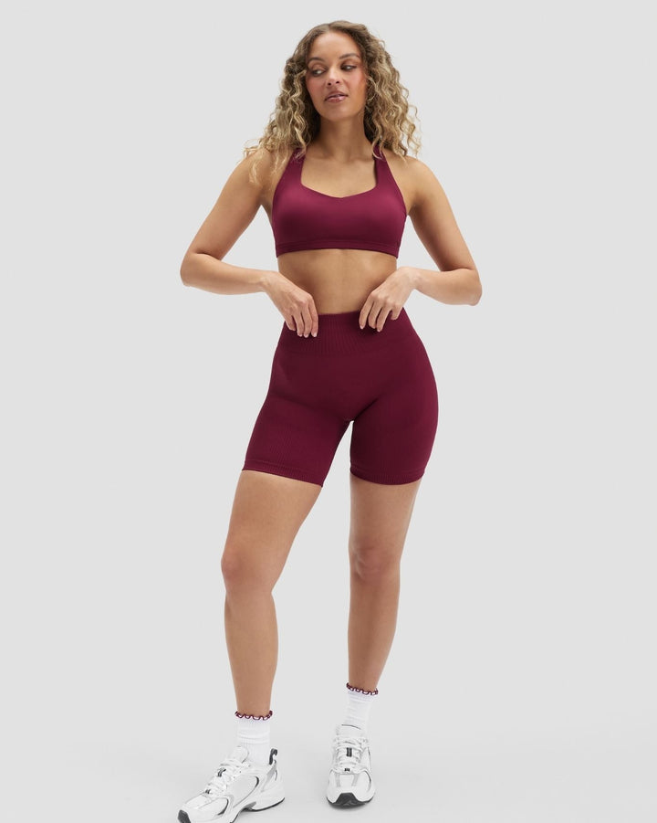 Elevate™ Figurformende High-Waist-Scrunch-Shorts | Kirschbeere