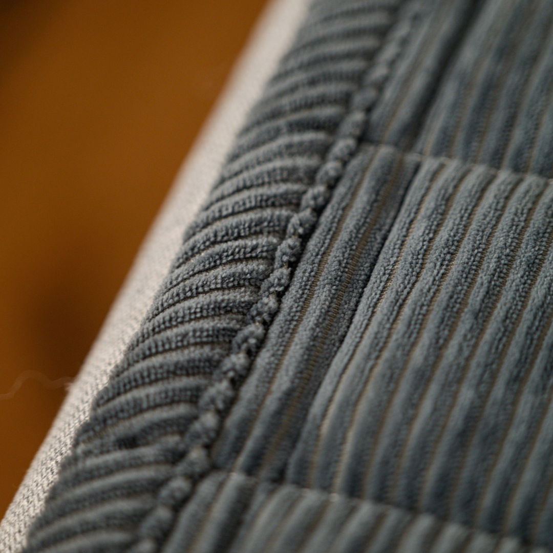 CouchGuard™ Rutschfester & Wasserabweisender Sofaschutz