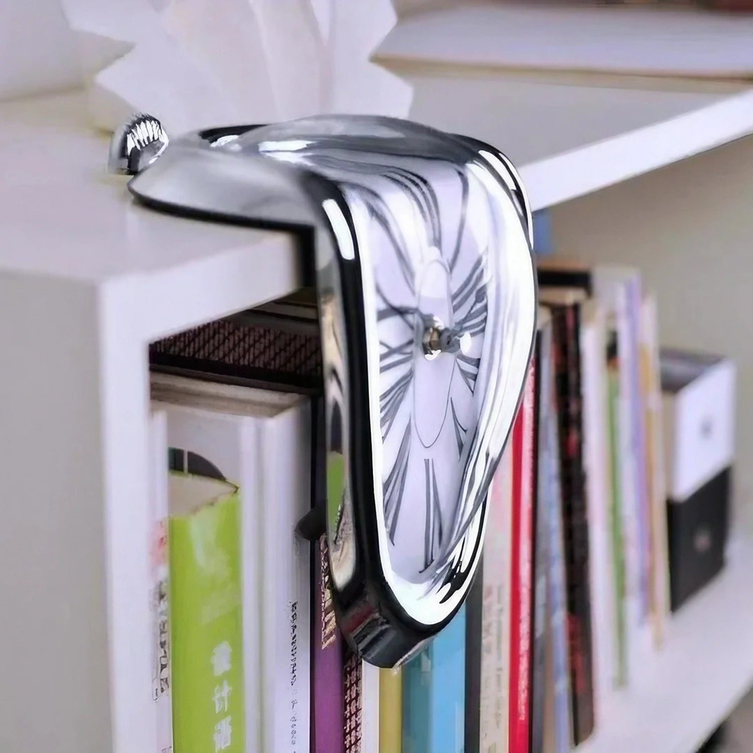 TimeMelt™ - Persistenz der Erinnerung - Abstrakte schmelzende Uhr