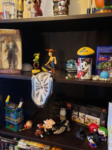 TimeMelt™ - Persistenz der Erinnerung - Abstrakte schmelzende Uhr