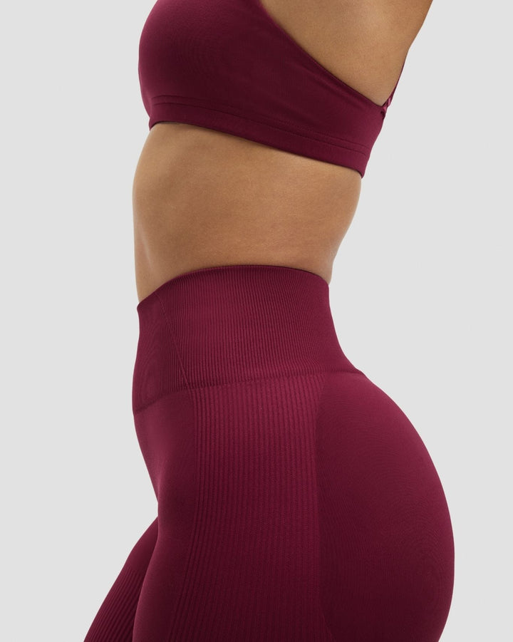 Elevate™ Figurformende High-Waist-Scrunch-Shorts | Kirschbeere
