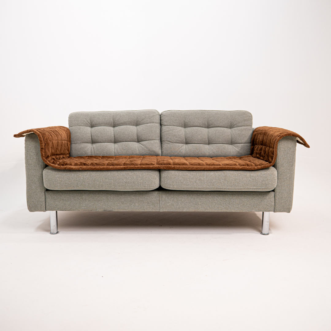 CouchGuard™ Rutschfester & Wasserabweisender Sofaschutz