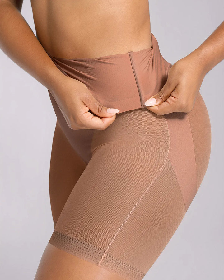 BOOT-YEAH™ MeshSmooth™ Hochgeschnittene, mittellange Shorts