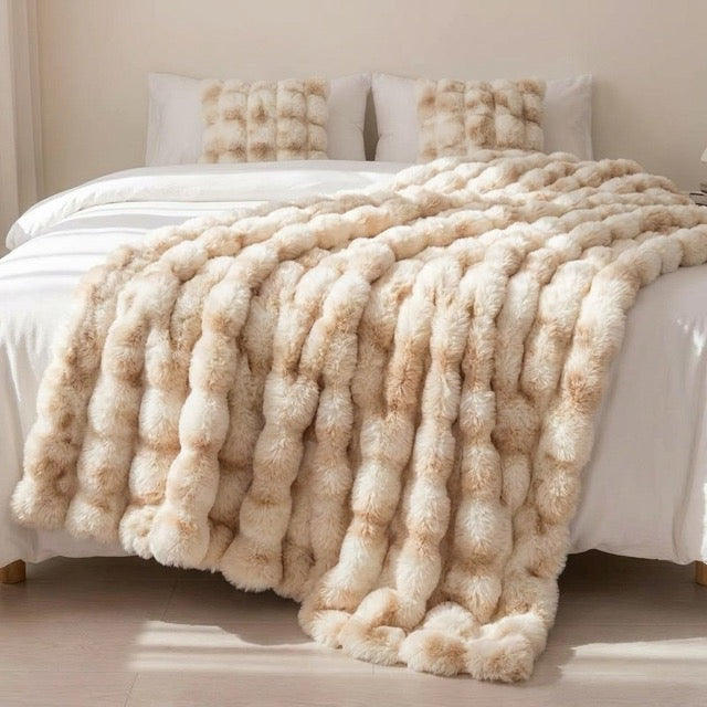 WarmNest™ Decke aus Kunstkaninchenfell