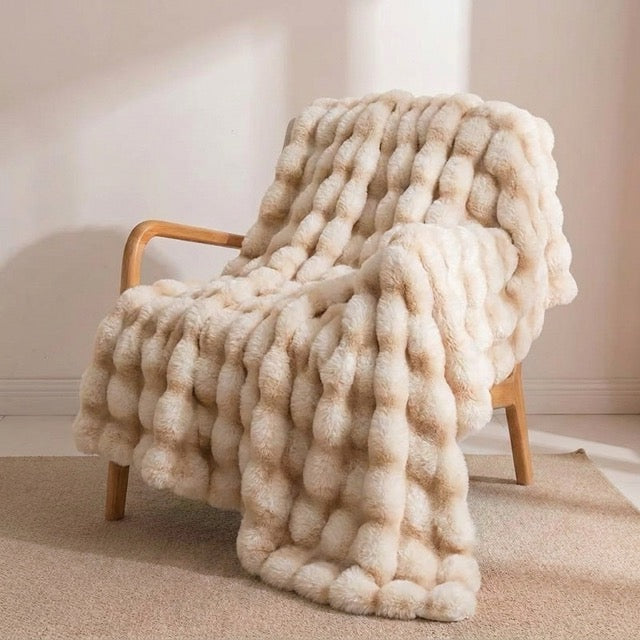 WarmNest™ Decke aus Kunstkaninchenfell