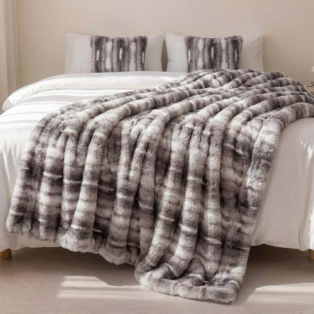 WarmNest™ Decke aus Kunstkaninchenfell