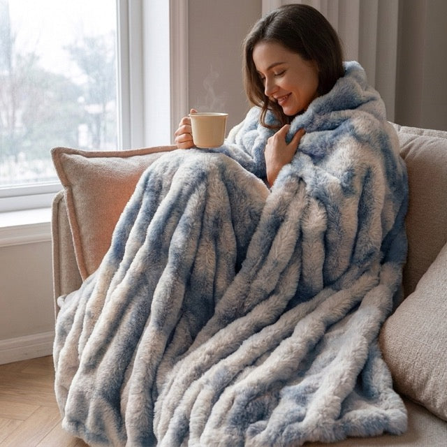 WarmNest™ Decke aus Kunstkaninchenfell