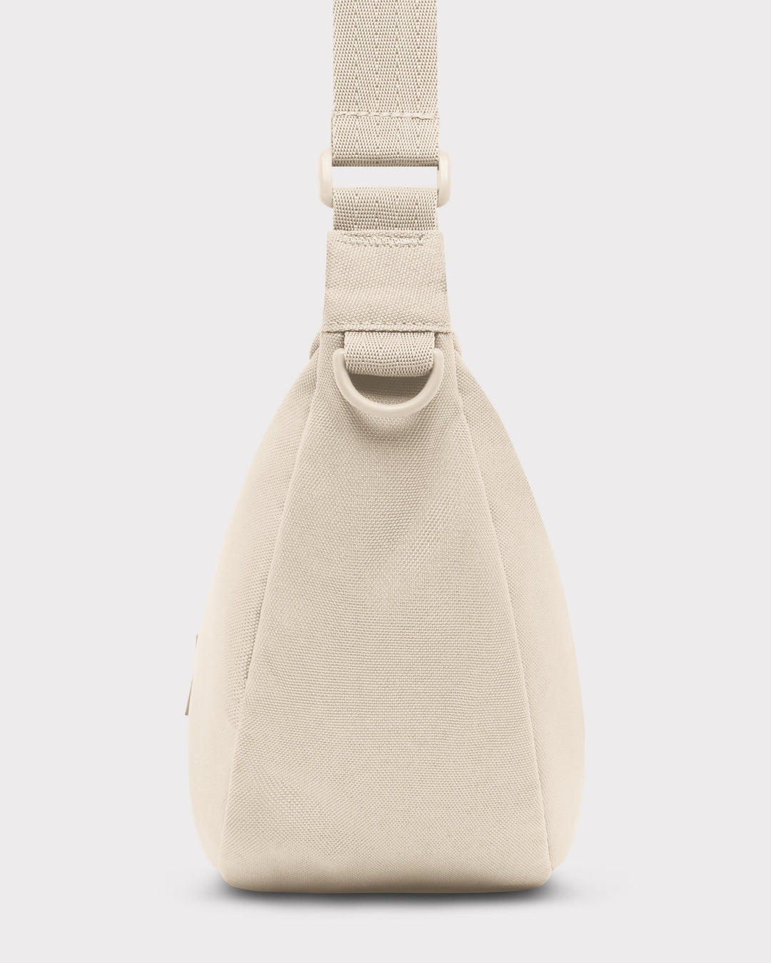 Die Ally Medium Half-Moon-Tasche sorgt für Ordnung bei den täglichen Essentials