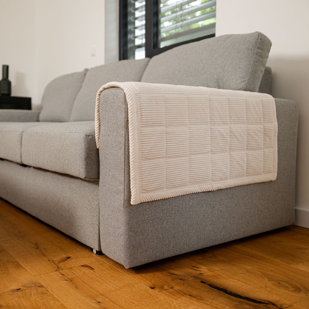 CouchGuard™ Rutschfester & Wasserabweisender Sofaschutz