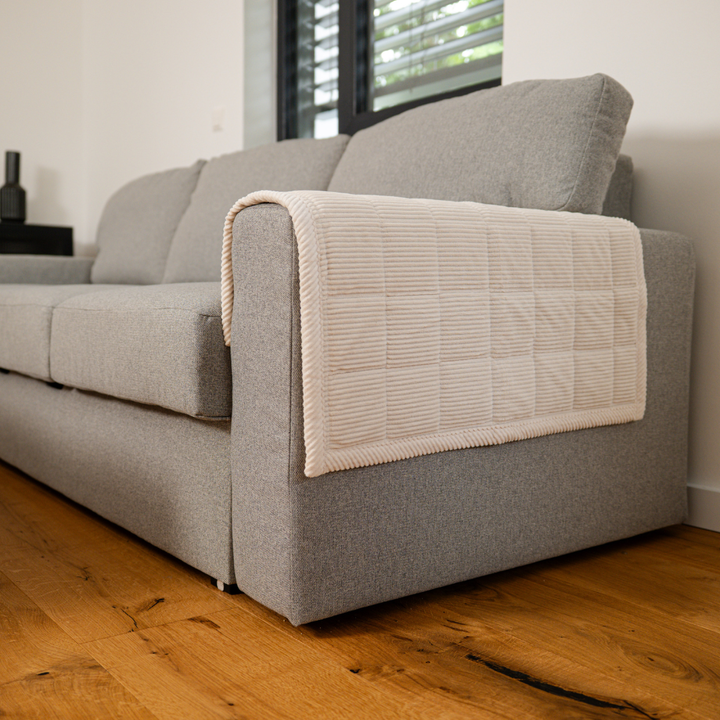 CouchGuard™ Rutschfester & Wasserabweisender Sofaschutz