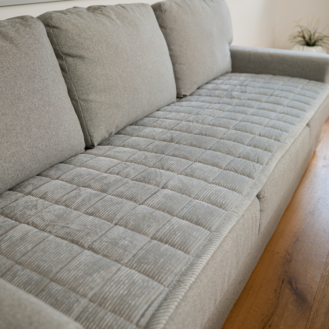 CouchGuard™ Rutschfester & Wasserabweisender Sofaschutz
