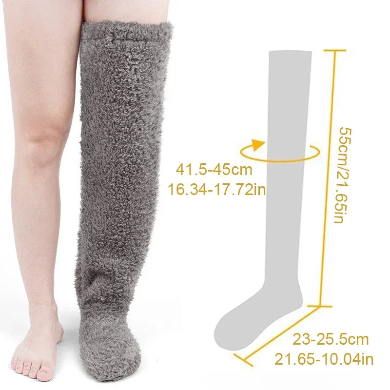 BeinKuschel™ Lange Plüschsocken für warme Füße & Beine