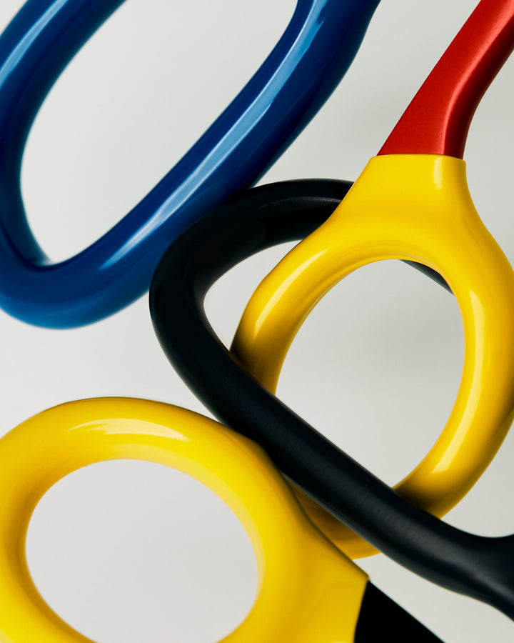 ColoraCut™ – Präzisionsschere für kreative Projekte & Styling