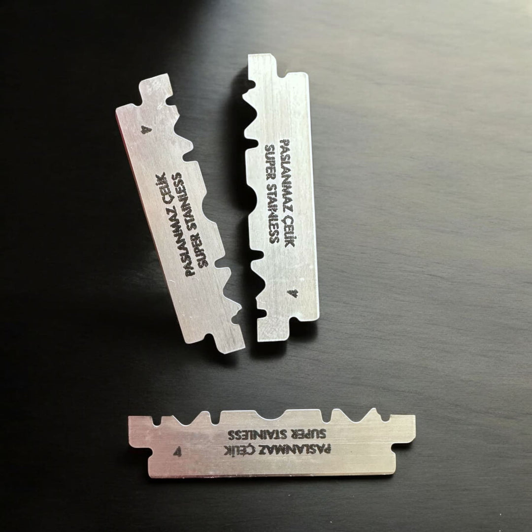 Hochwertiger Metallrasierer gleitet sanft für eine perfekte Rasur