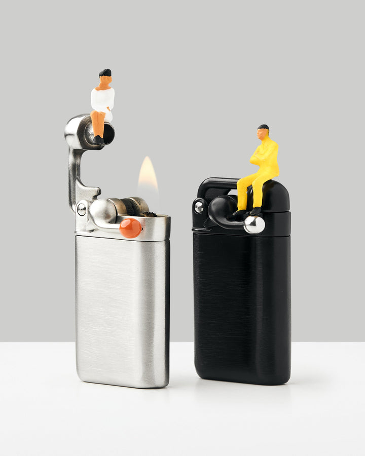 FireLuxe™ – Premium Feuerzeug mit innovativem Swing-Design