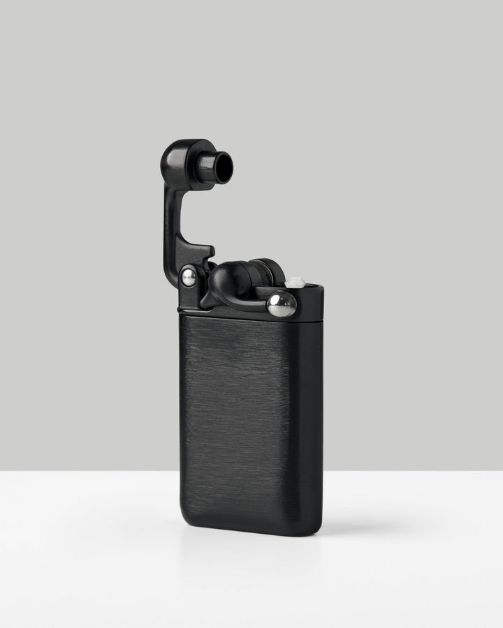 FireLuxe™ – Premium Feuerzeug mit innovativem Swing-Design