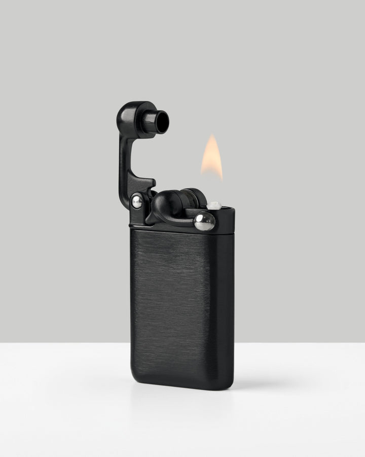 FireLuxe™ – Premium Feuerzeug mit innovativem Swing-Design