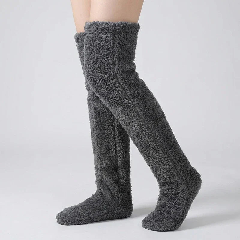 BeinKuschel™ Lange Plüschsocken für warme Füße & Beine
