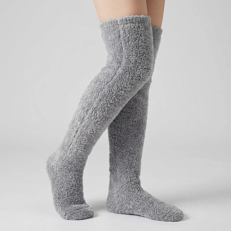 BeinKuschel™ Lange Plüschsocken für warme Füße & Beine