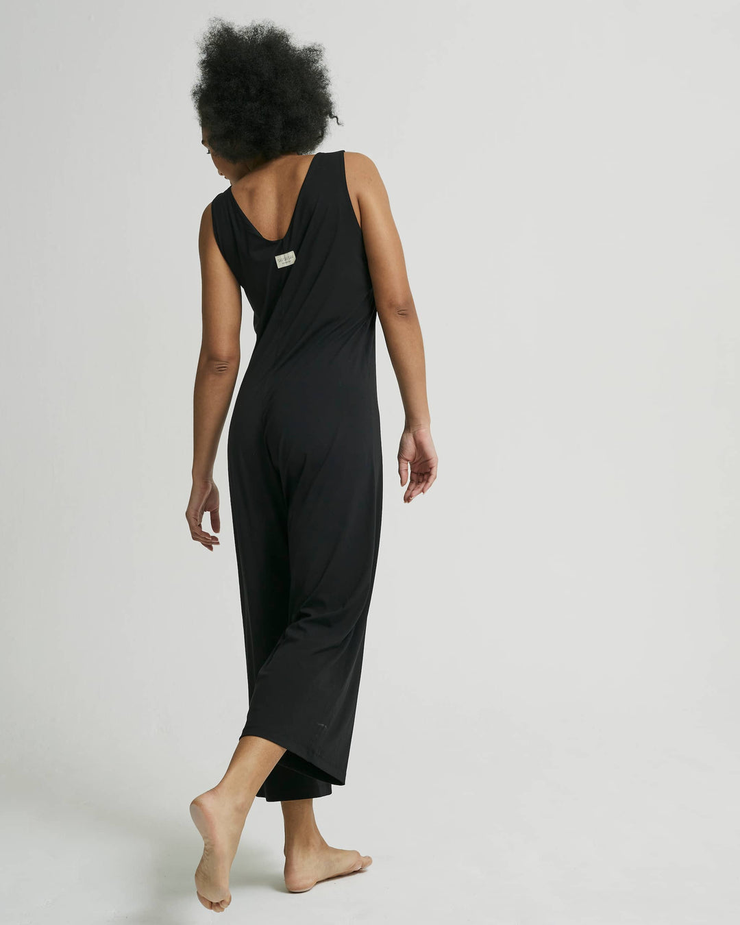 Yoga-Jumpsuit für eine vorteilhafte Passform und Bewegungsfreiheit im Alltag