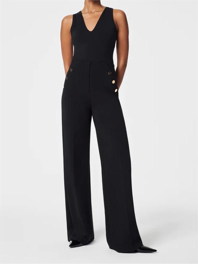 KnopfStil | Weit geschnittene Hose mit hoher Taille und Zierknöpfen