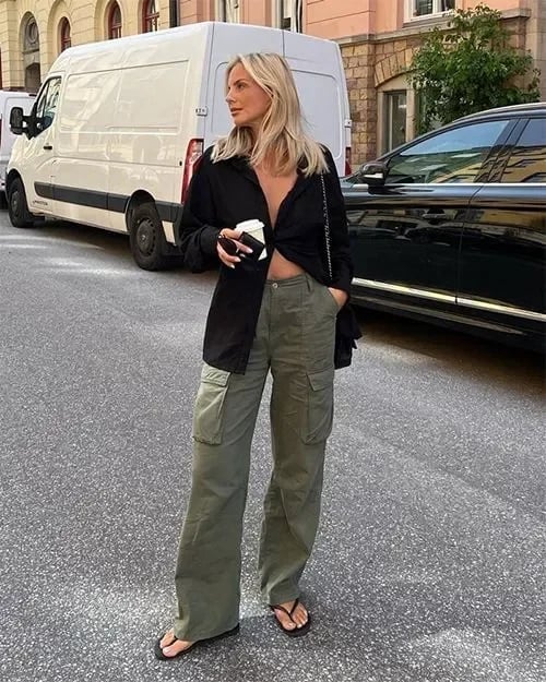 FlexiCargos | Figurbetonte Cargo-Hose für kurvige Silhouetten