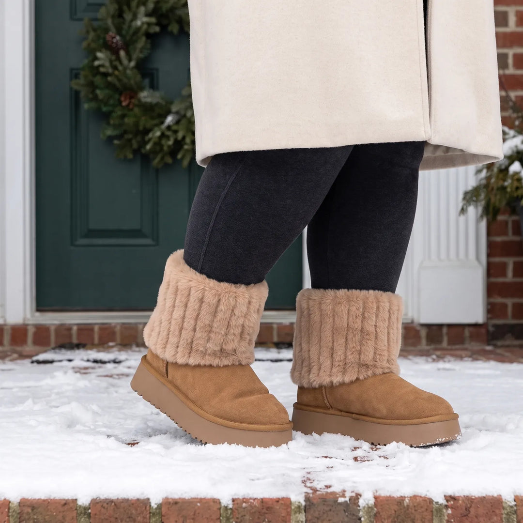 KuschelSchritt™ Warme Plateau-Winterstiefel mit Fellbesatz