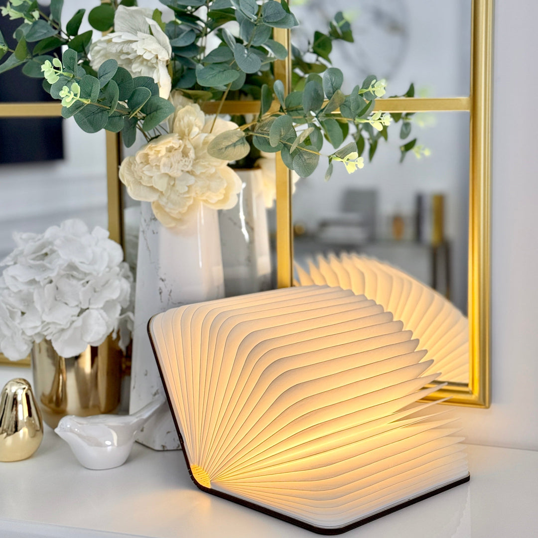 BuchLicht™ Faltbare LED-Tischleuchte im Buchdesign