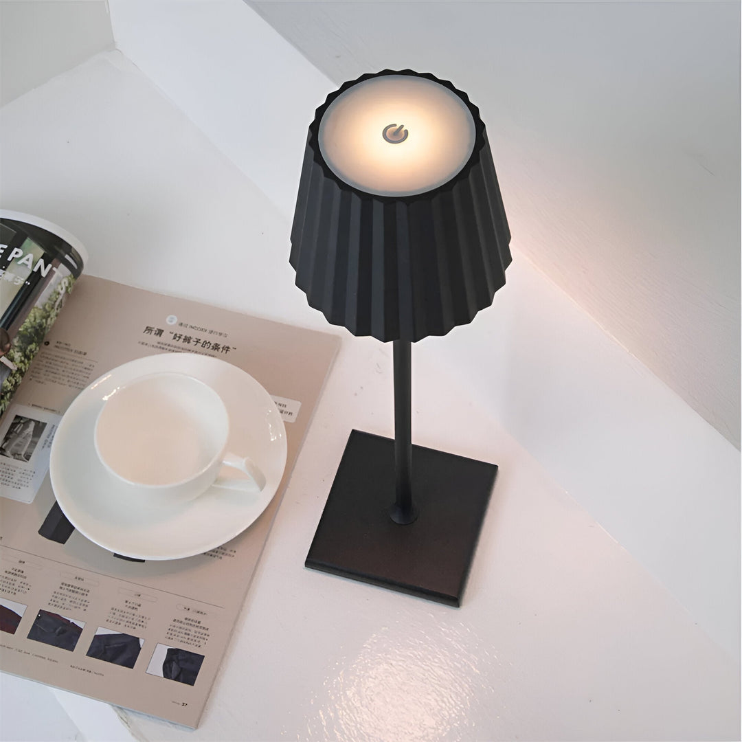 Kabellose Tischlampe | Lampe für Wohnzimmer | Moderne Tischleuchte mit Akku | VelaLume