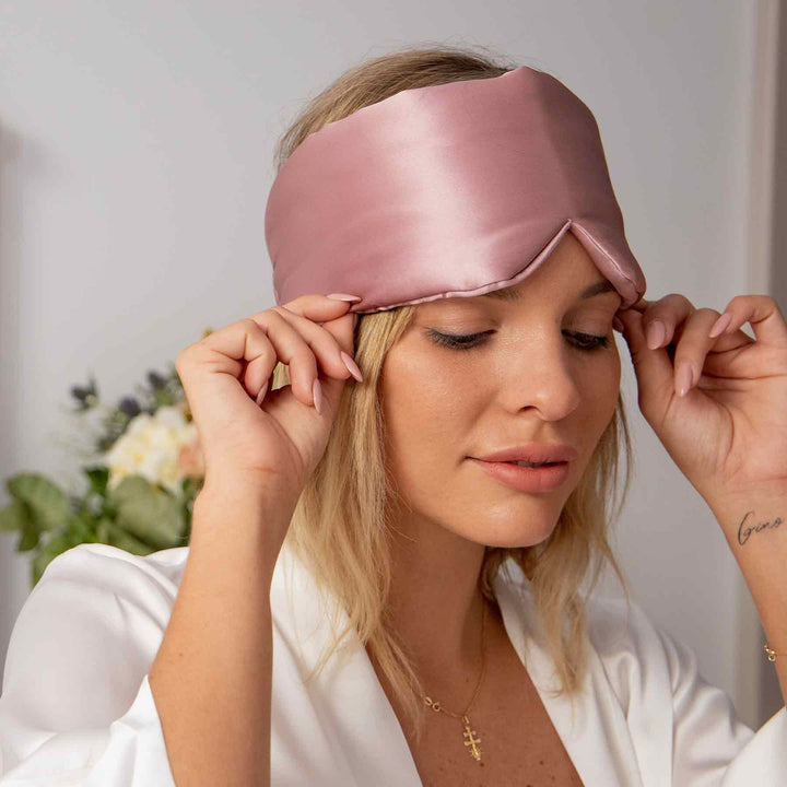SeidenTraum™ – Schlafmaske aus weicher, luxuriöser Seide für erholsamen Schlaf [50% Rabatt]